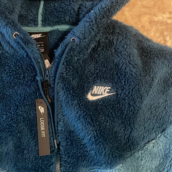Women’s Nike Windrunner Sherpa - Picture 2 of 8